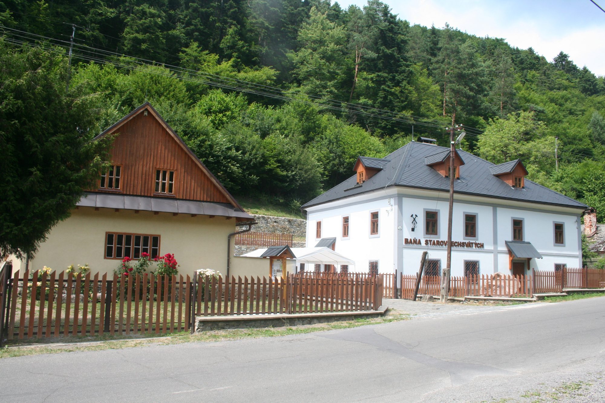 Baňa Starovšechsvätých: Za zlatom do podzemia Hodruše